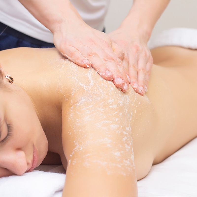 Body scrub treatment at Grand Hotel Binz on Rügen with sea salt and nourishing oil